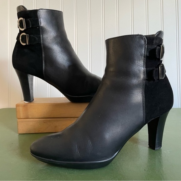 Aquatalia Weatherproof Heeled Ankle Boots in Black Leather & Suede - Picture 15 of 15